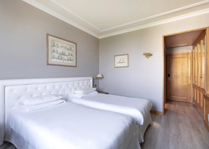 Royal Garden Hotel