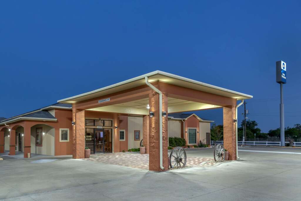 Best Western Windwood Inn & Suites