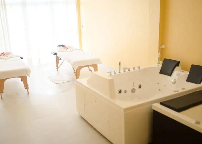 Hotel Menabe'l