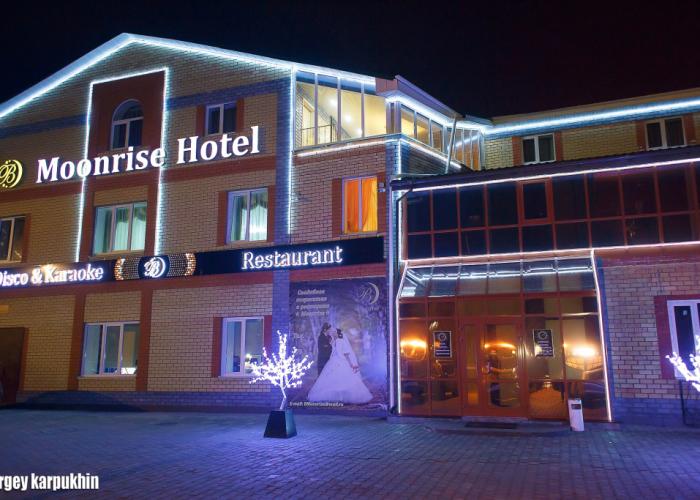 Moonrise Hotel