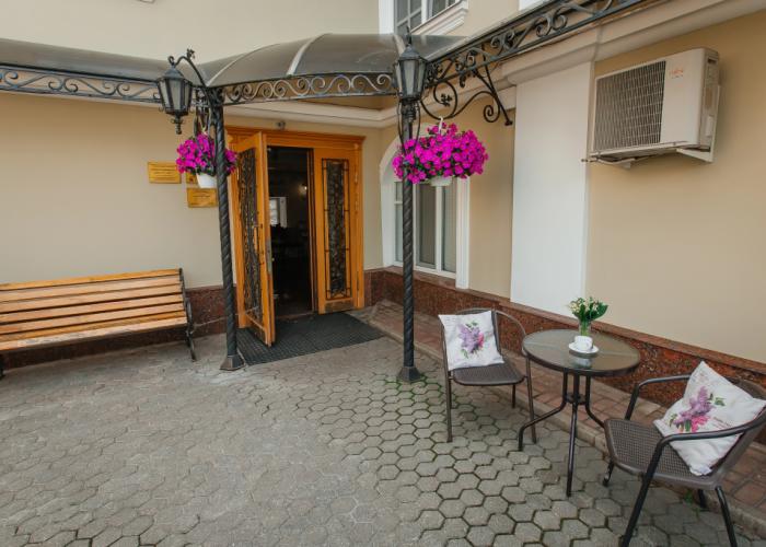 Kuptsov Dom Hotel