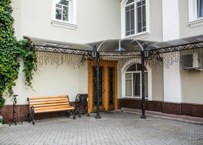 Kuptsov Dom Hotel