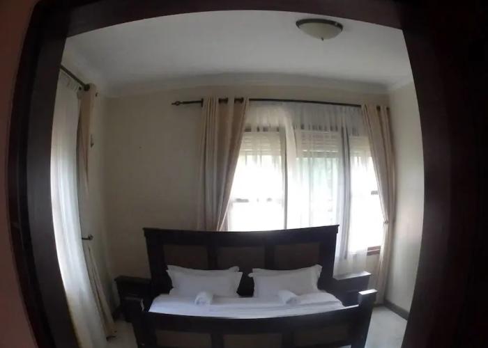 Emra Hotel