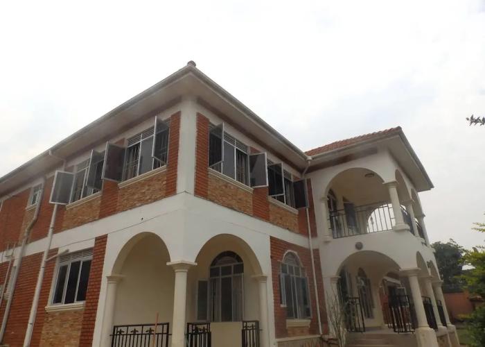 Emra Hotel