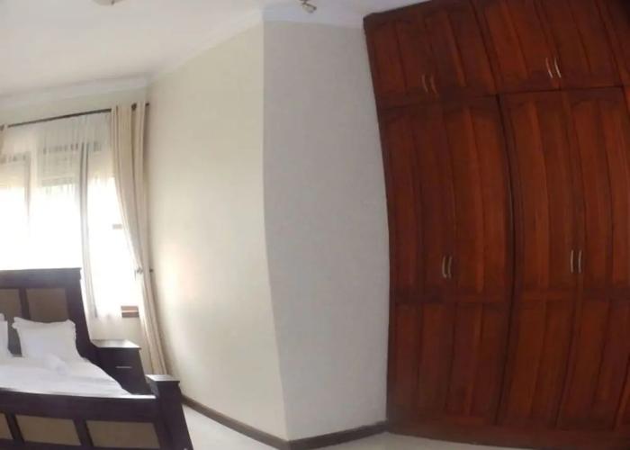 Emra Hotel