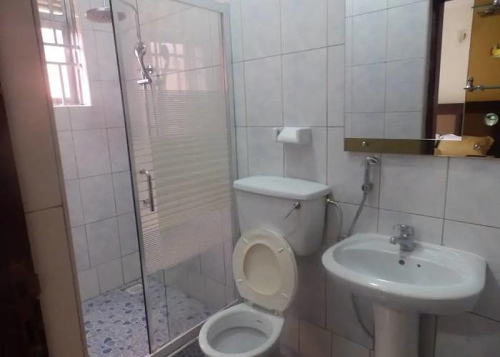 Emra Hotel