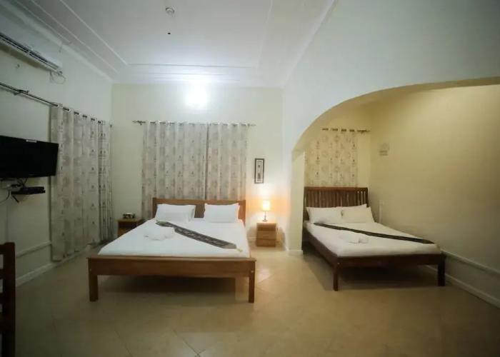 Entebbe Palm Hotel