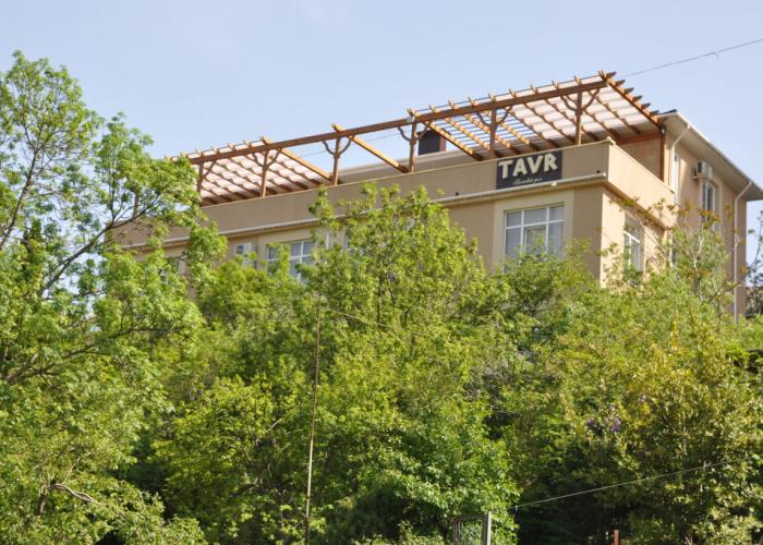Tavr Guest House