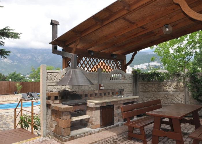 Tavr Guest House