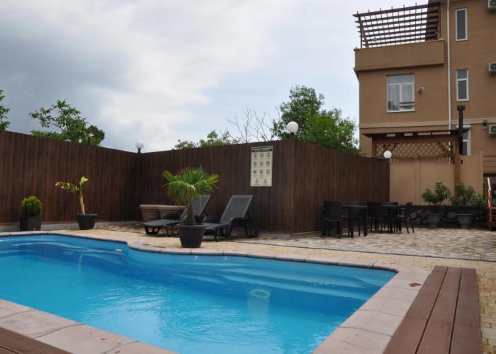 Tavr Guest House