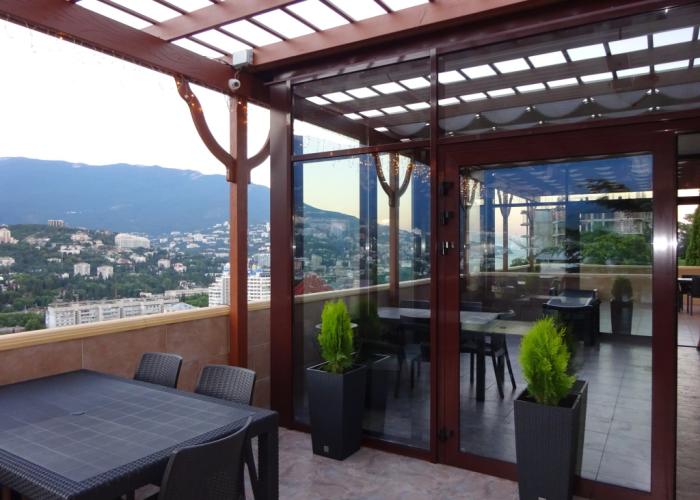 Tavr Guest House