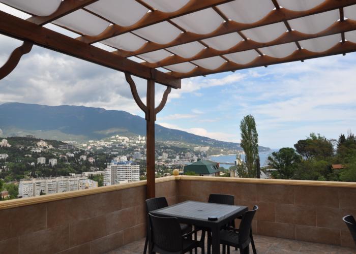 Tavr Guest House