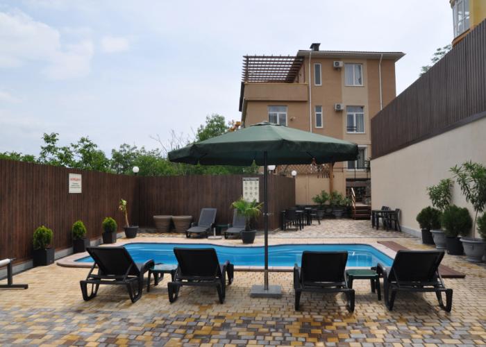 Tavr Guest House
