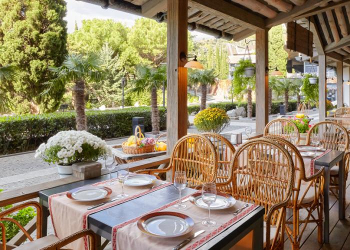 Yalta-Intourist Hotel