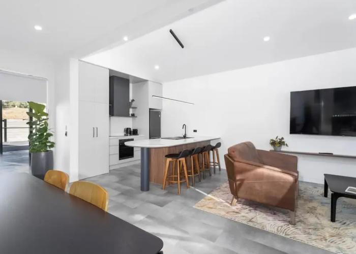 Clare Hillside Apartments