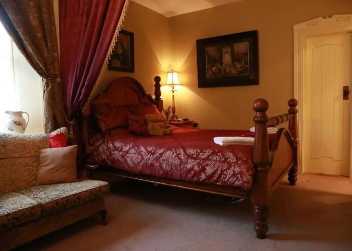 Blakes Manor Self Contained Heritage Accommodation