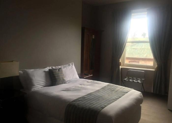 Deloraine Hotel