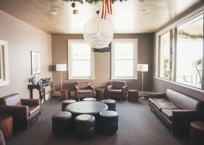 Deloraine Hotel