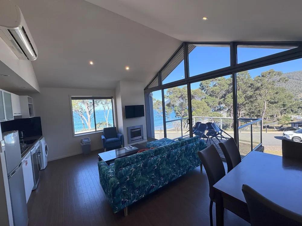 Lufra Beachside Hotel