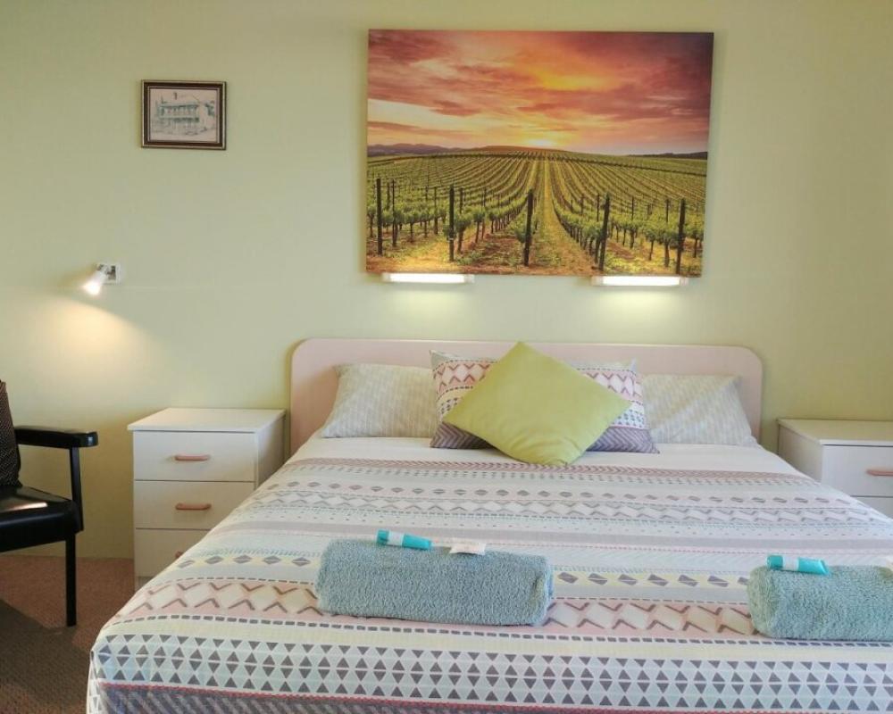 Mollymook Ocean View Motel Reward Long Stays - Over 18's Only