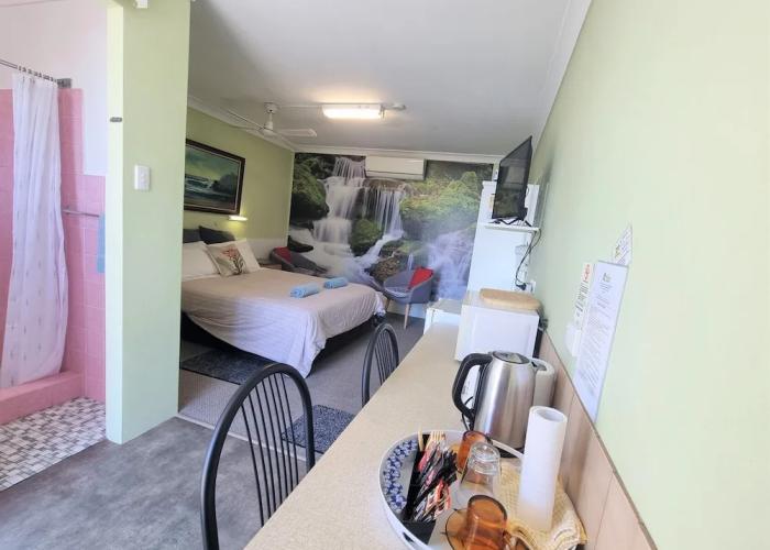 Mollymook Ocean View Motel Reward Long Stays - Over 18's Only