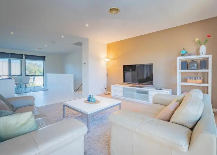 3 Bedroom Townhouse - Pool Access