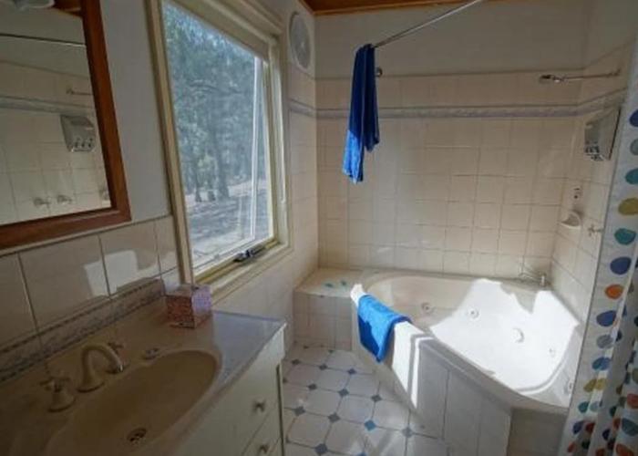 Lorne Bush House Cottages & Eco Retreats