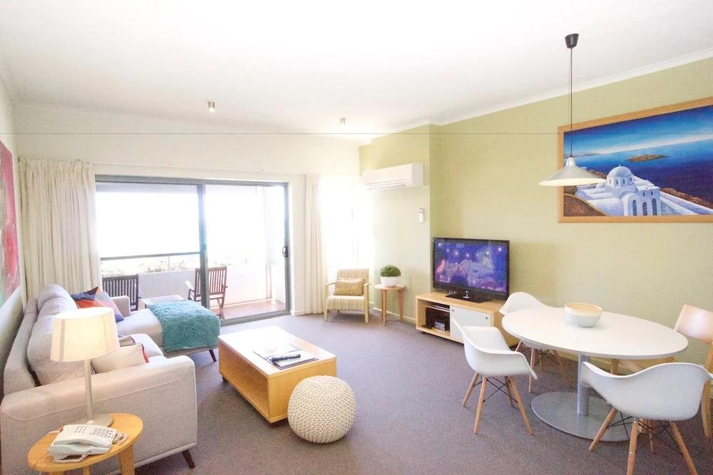 фото Lorne Beachfront Accommodation