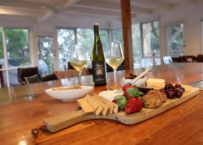 Whispering Gums Lorne Ocean Views Pet Friendly EV Charger
