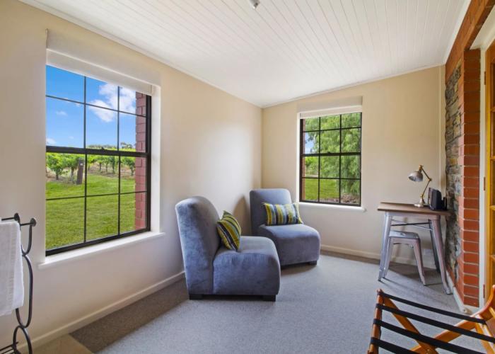 Stonewell Cottages & Vineyards
