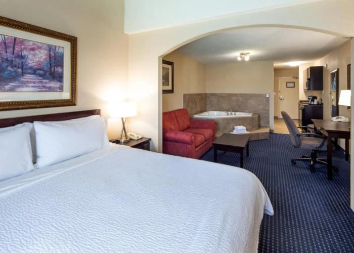 Holiday Inn Express Hotel & Suites Edson by IHG