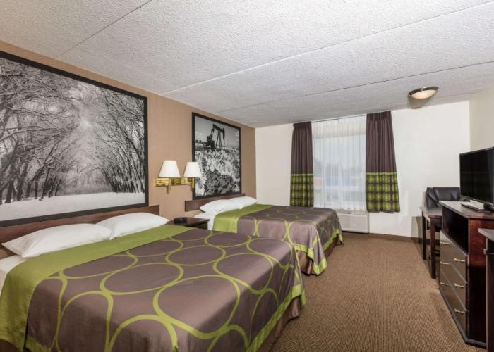 Super 8 by Wyndham Edson