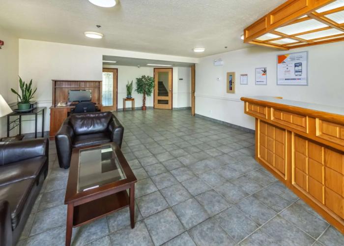 Lakeview Inns & Suites - Edson East