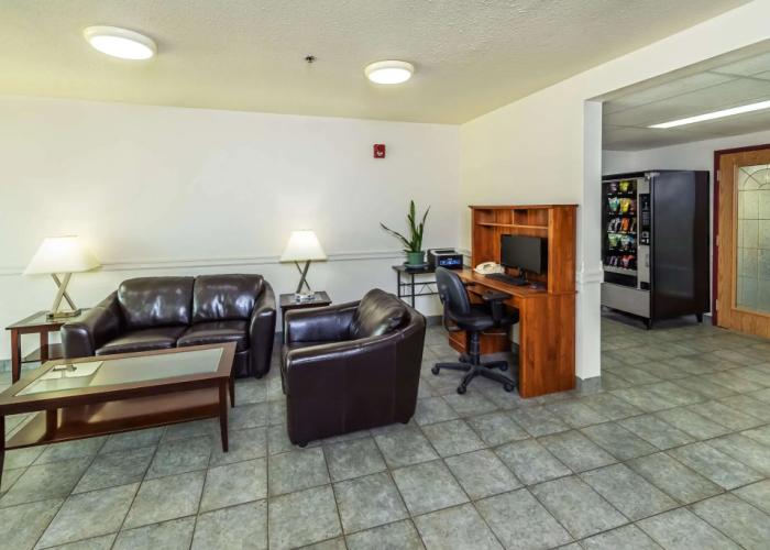 Lakeview Inns & Suites - Edson East