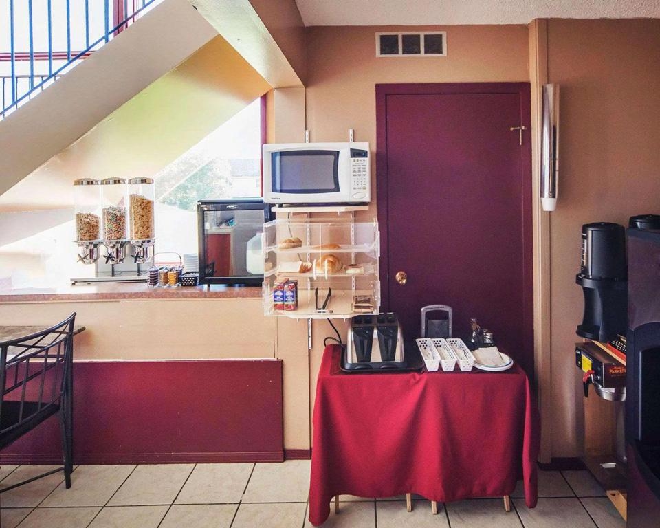 фото Econo Lodge Edson