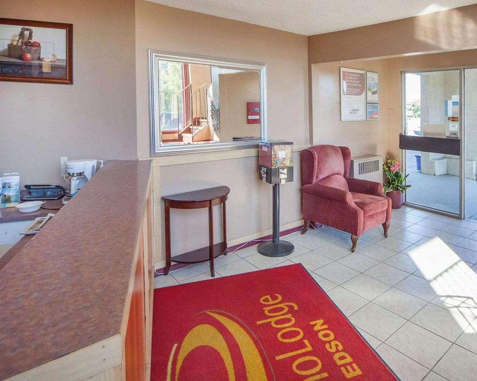 фото Econo Lodge Edson