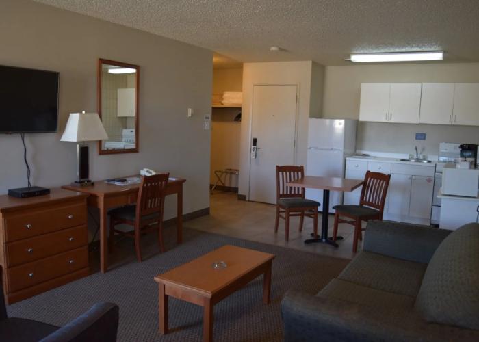 Guest House Inn & Suites