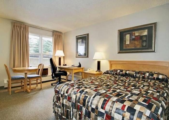 Guest House Inn & Suites