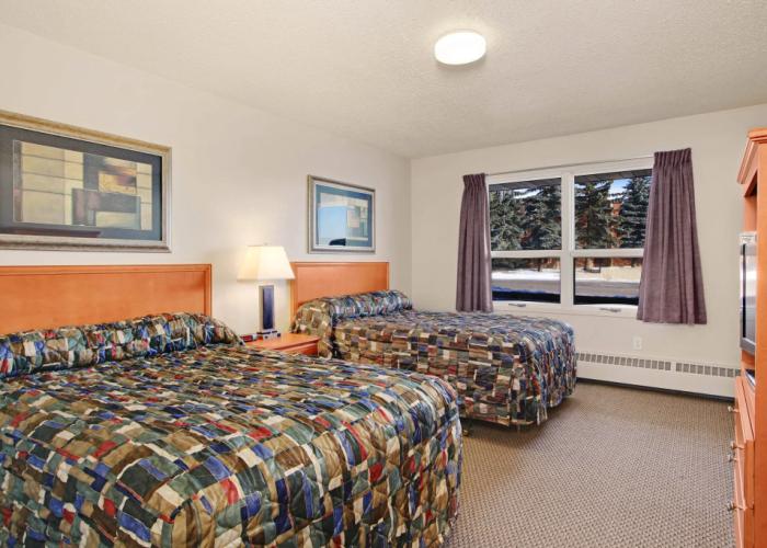 Guest House Inn & Suites