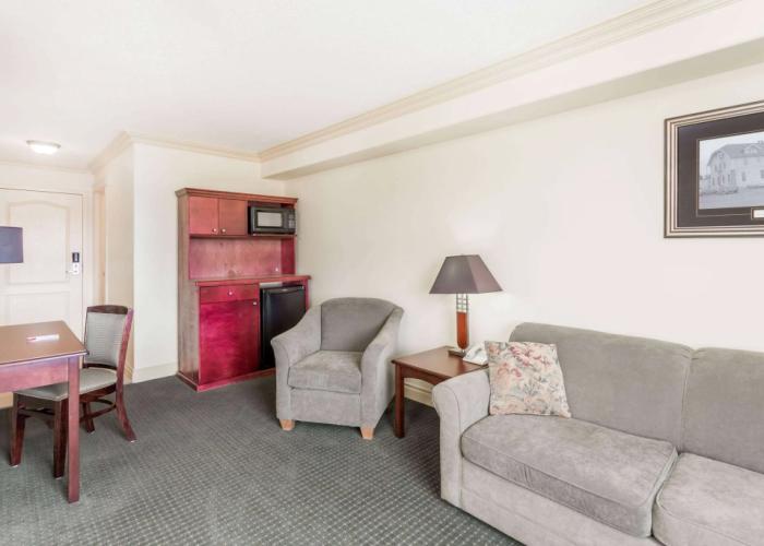 Ramada by Wyndham Hinton