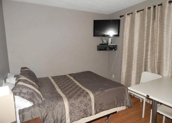 Hinton Highway Inn