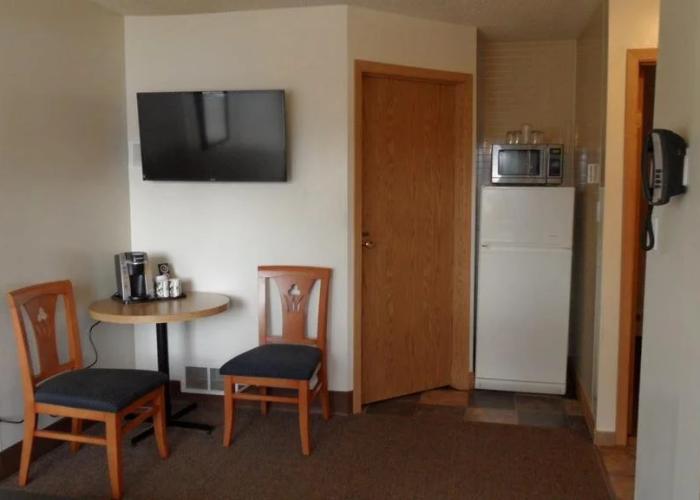 Pines Motel