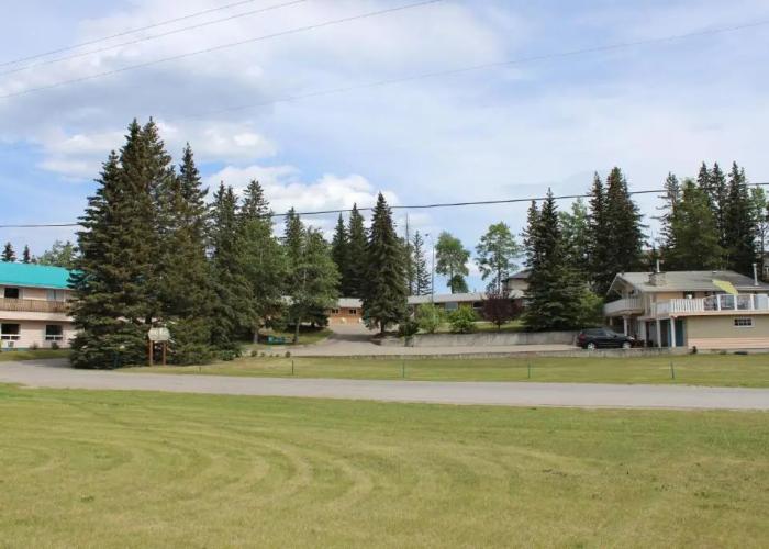 Pines Motel
