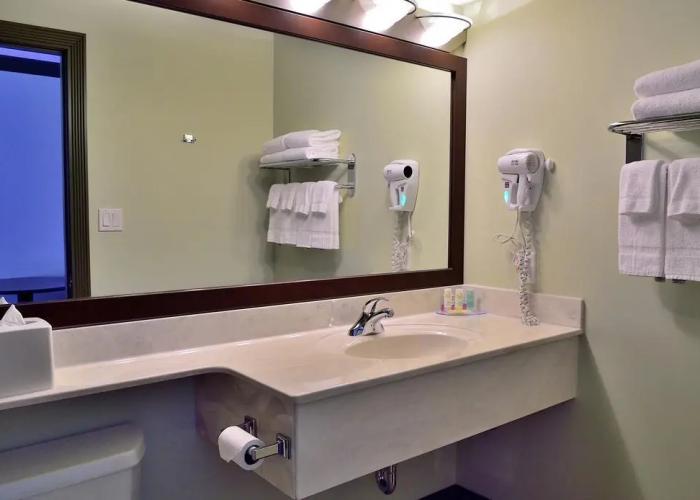 Velora Hinton, Ascend Hotel Collection