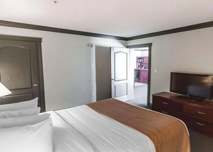 Velora Hinton, Ascend Hotel Collection