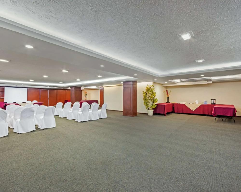фото Quality Inn Aguascalientes