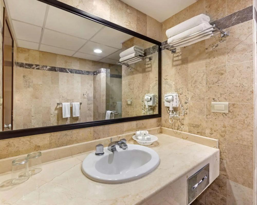 фото Quality Inn Aguascalientes