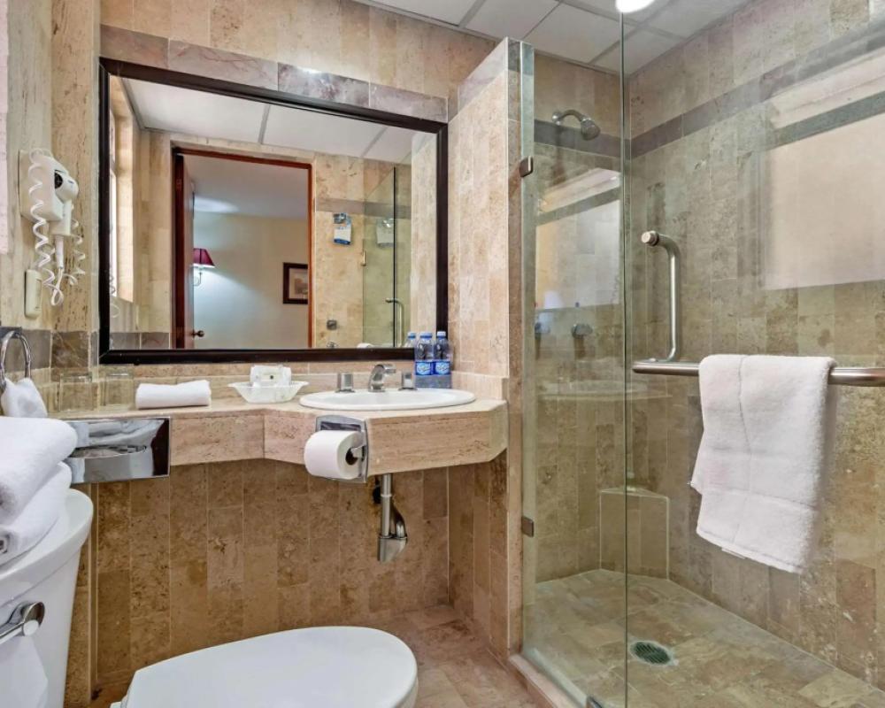 фото Quality Inn Aguascalientes