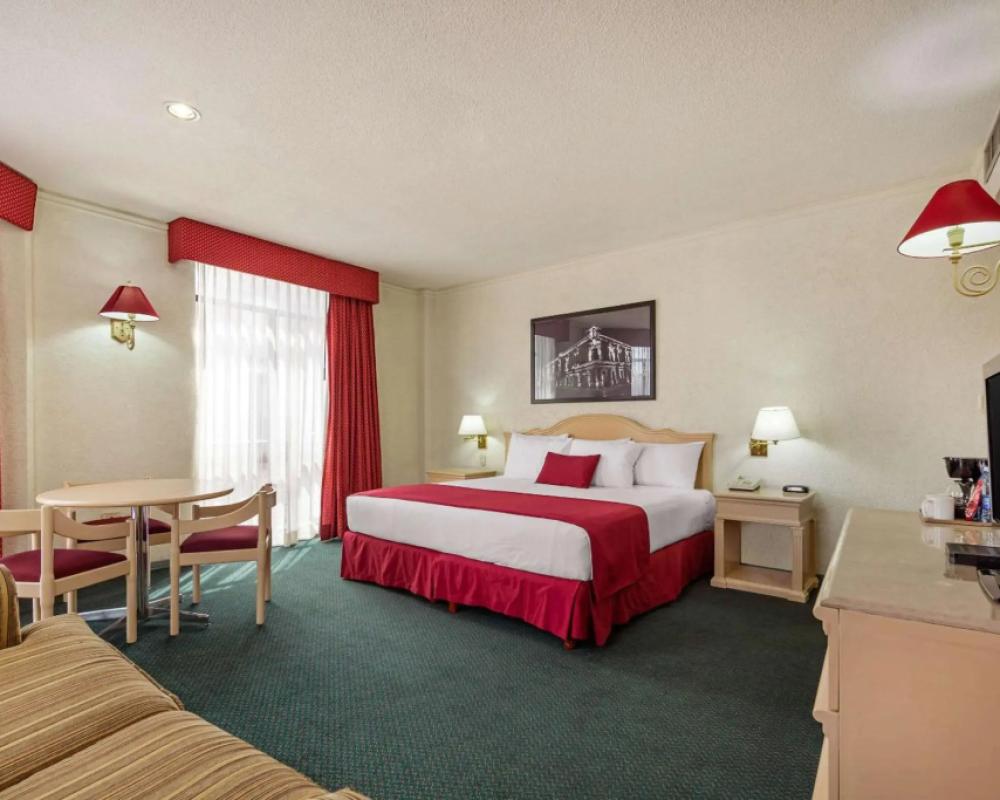 фото Quality Inn Aguascalientes
