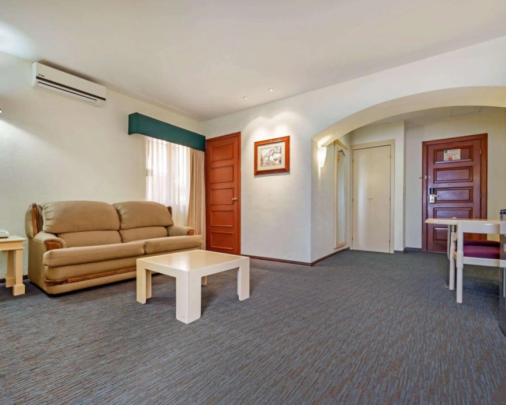 фото Quality Inn Aguascalientes